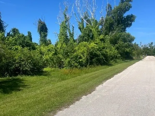 5598 Easy St, Bokeelia, FL 33922