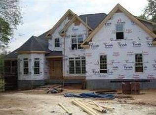 7951 Jonathan Dr, Ooltewah, TN 37363