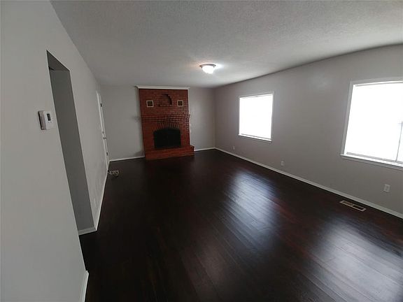 3rd image of 509 N Park Ave