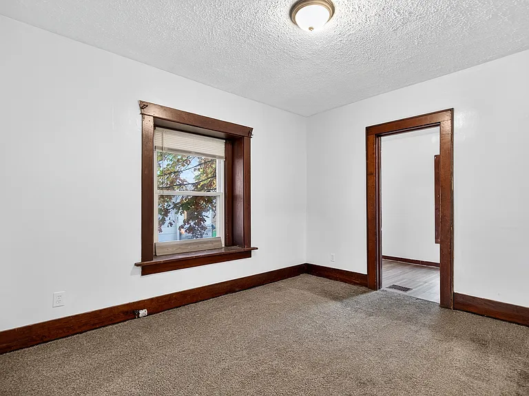 2128 6th St SW — Photo 11