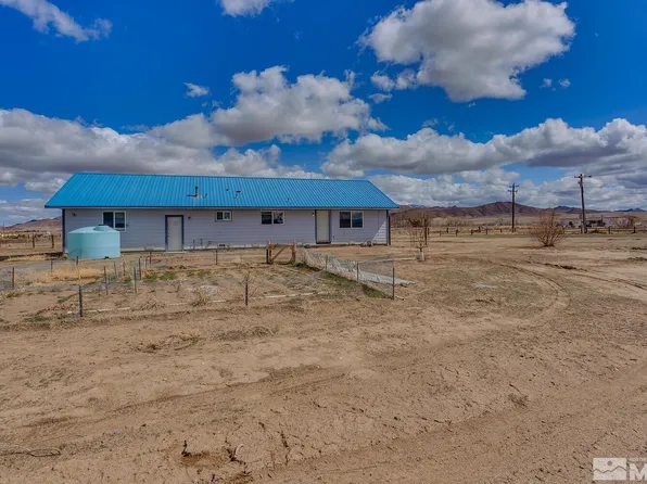 32 Cardon Ln, Yerington, NV 89447