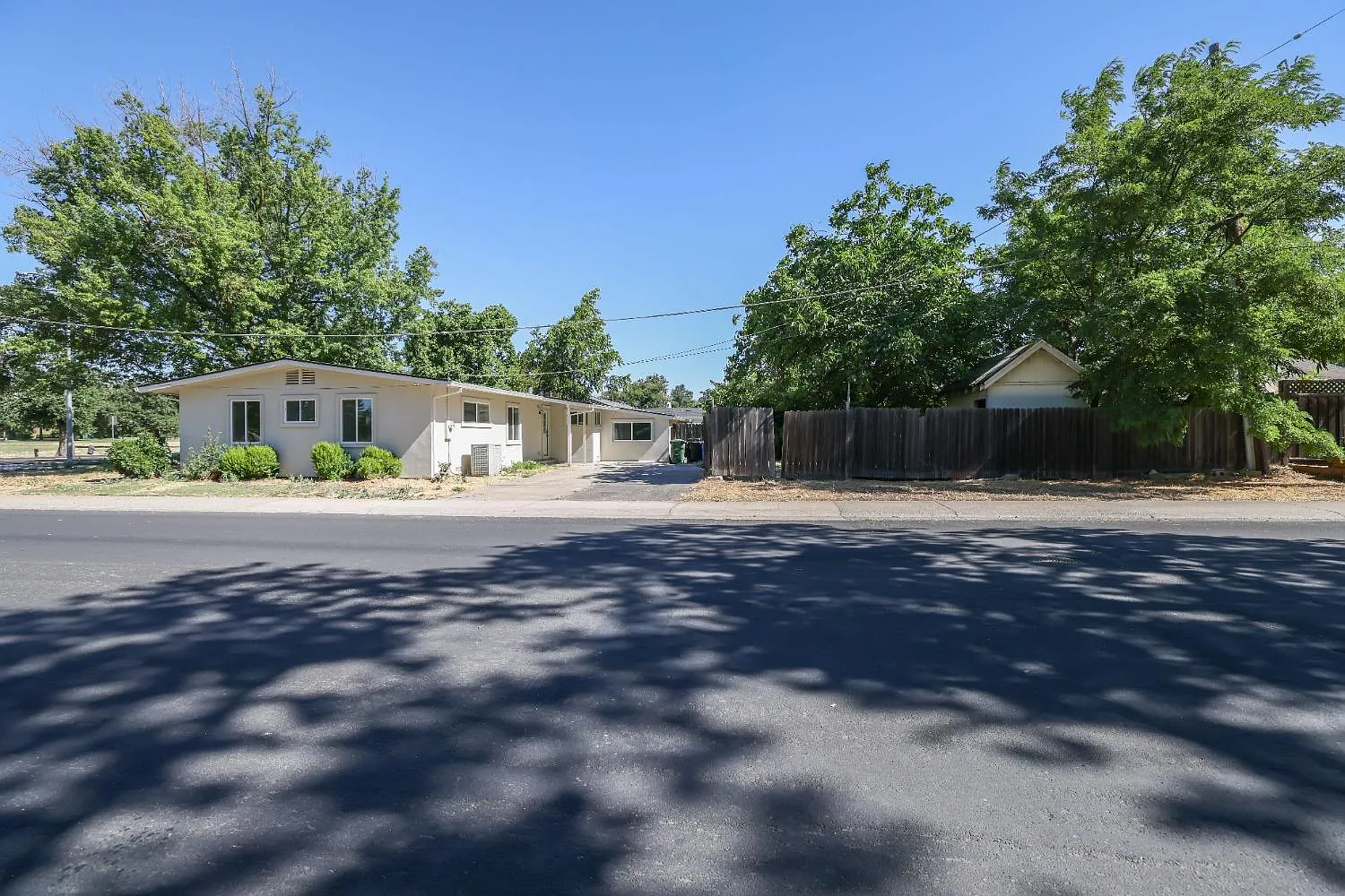 10063 Elk Grove Florin Rd photo 1
