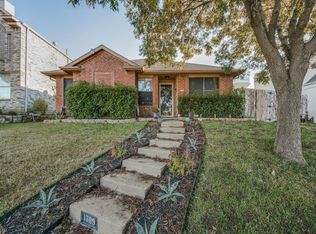 1709 Hillcrest Ct, Balch Springs, TX 75180