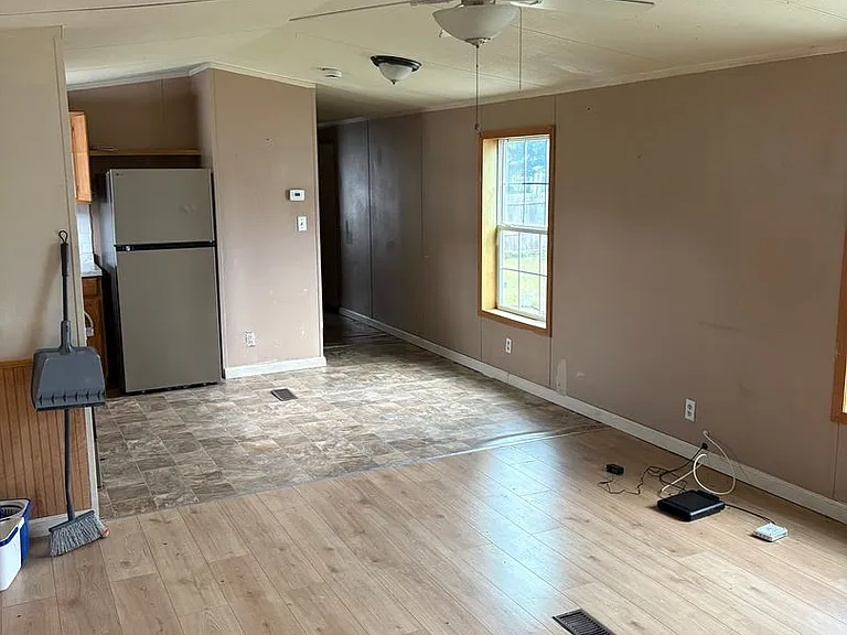 300 Hickory St — Photo 15