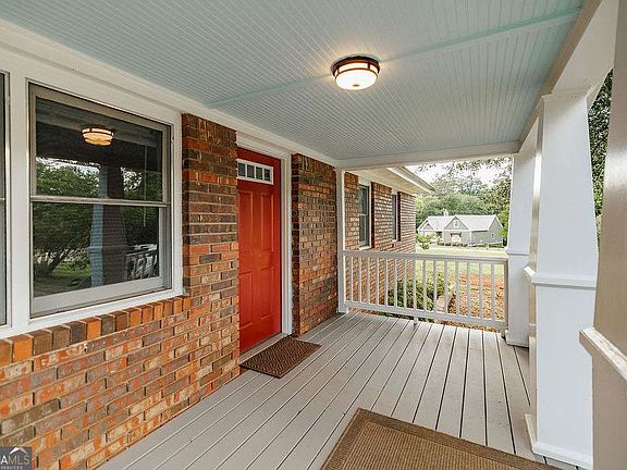 4th image of 391 Gober Rd