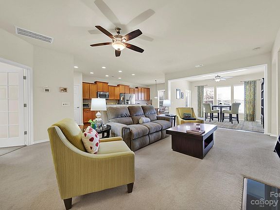 4th image of 5091 Folly Ln