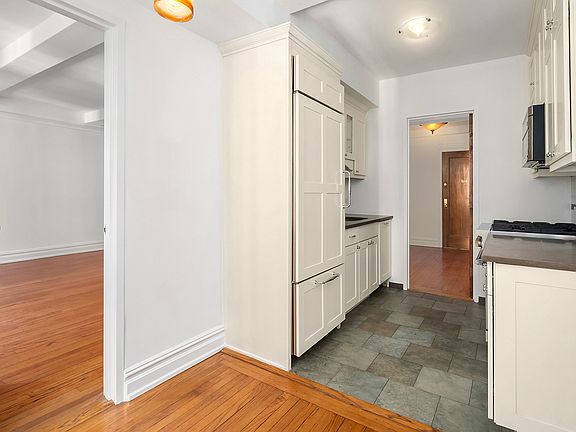 5th image of 350 W 57th St APT 15G