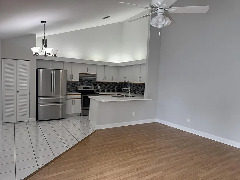 1204 Timberlane Cir #12-D — Photo 16