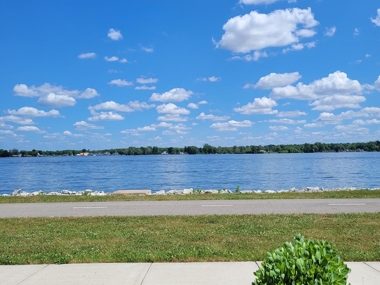 5245 W North Bank Rd #B, Buckeye Lake, OH 43008 | Zillow