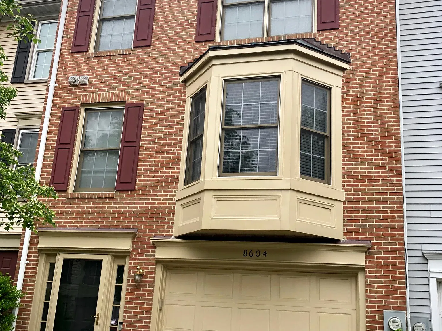 8604 Lark Pl — Photo 1