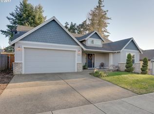3648 10th St, Hubbard, OR 97032