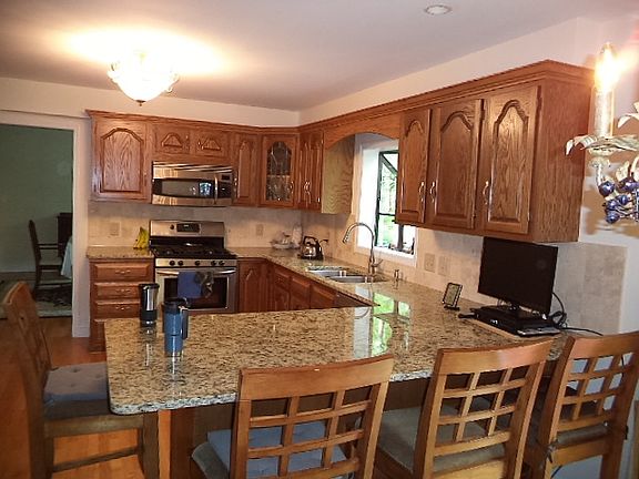 3rd image of 3004 Camberley Ln