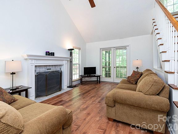 3rd image of 757 Zelda Ct