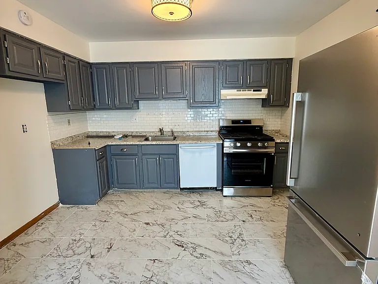 110 Humphrey Ave #2 — Photo 3