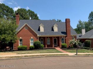 28 Village Green Cir, Jackson, MS 39211
