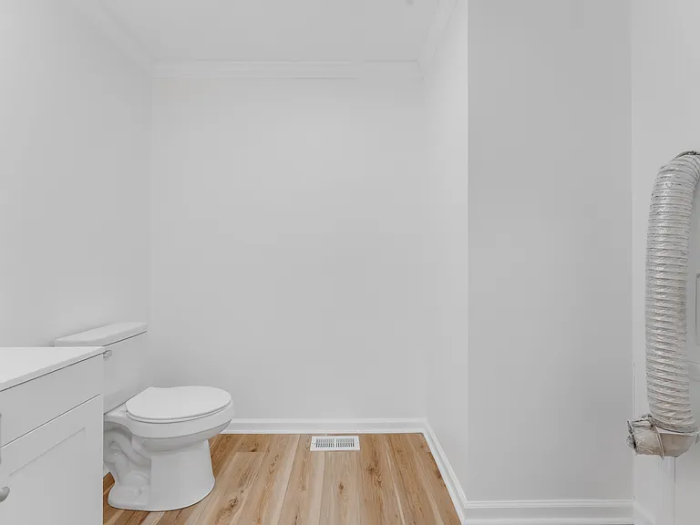 138 Putnam St — Photo 16
