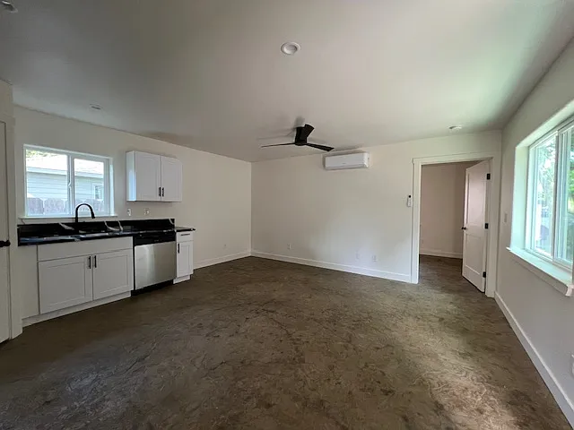 205 W 20th St — Photo 5