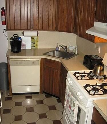 2nd image of 507 Secatogue Ave