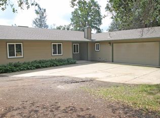 12330 Standing Oaks Ln, Redding, CA 96003