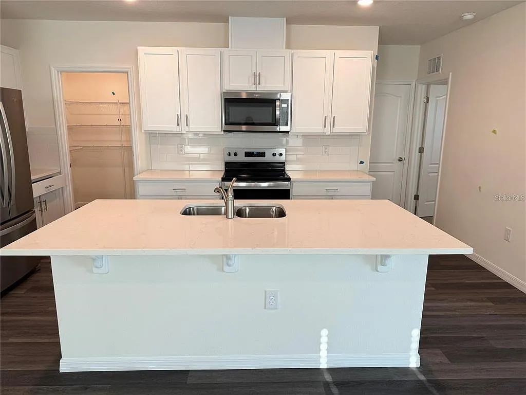 Building Photo - 1834 Cacutta Way