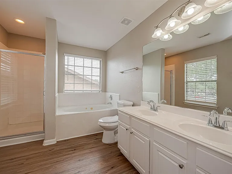 9234 Windswept Grove Dr — Photo 10