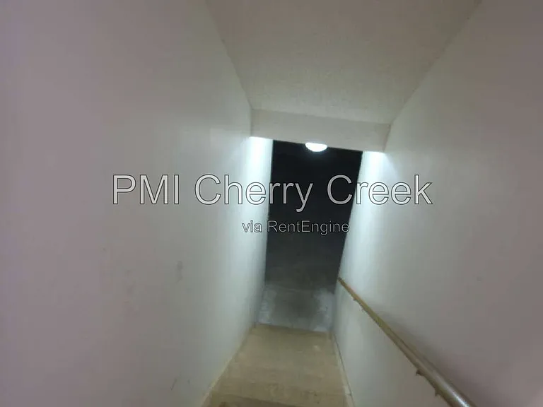 9800 Foxhill Cir — Photo 23