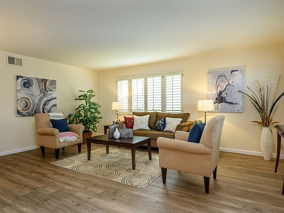 2nd image of 3125 Los Prados St APT 3