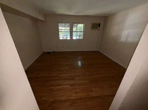 910 Westwood Ave, Staten Island, NY 10314