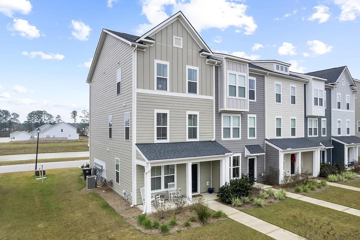 Building Photo - 829 Recess Point Dr