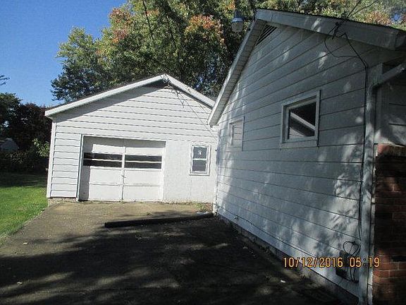 2nd image of 495 Parry Ave