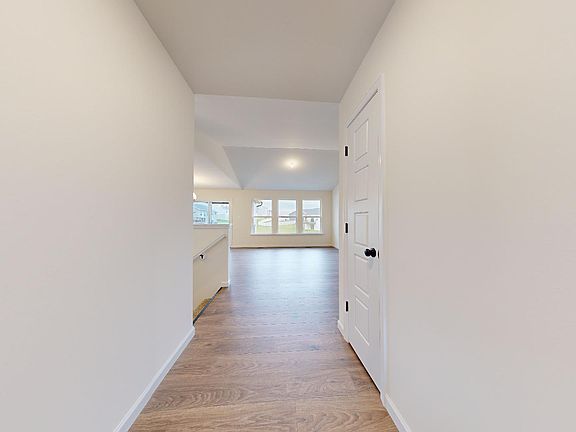 2nd image of 521 Birchwood Ln