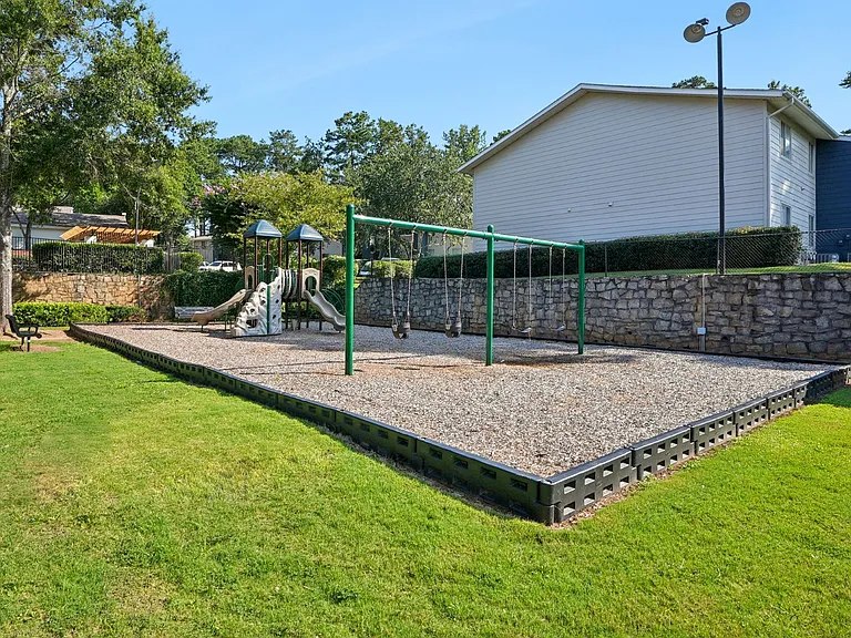 Dunwoody Pointe — Photo 17