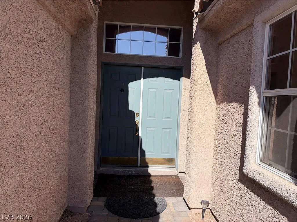 3 bed, 2.0 bath, 1898 sqft, $2,100 — Photo 3