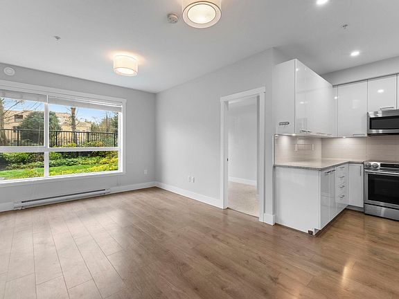 3rd image of 22315 122nd Ave #106