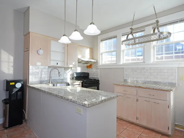 Grand Ave 814, 814 Grand Ave #A, Saint Paul, MN 55105