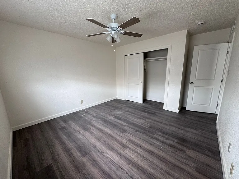 407 W Tilden St — Photo 11