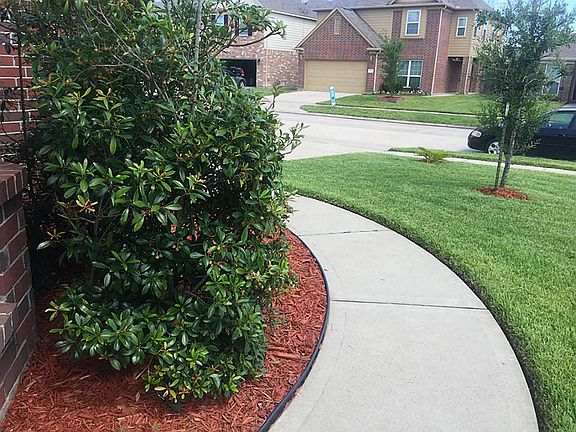 3rd image of 11427 Dahlia Dale Dr