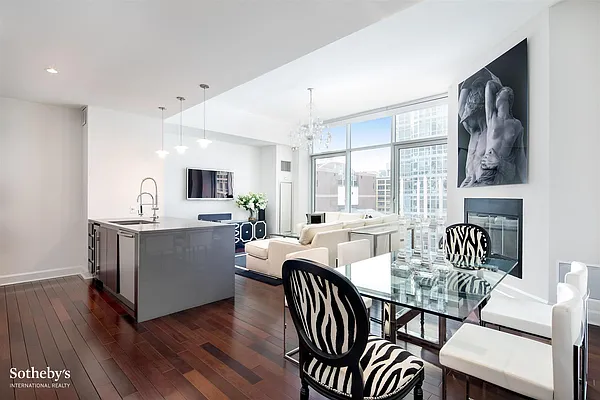 Sold by Sotheby's International Realty | media 11