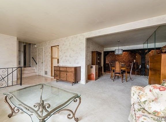 3rd image of 432 Bunker Dr