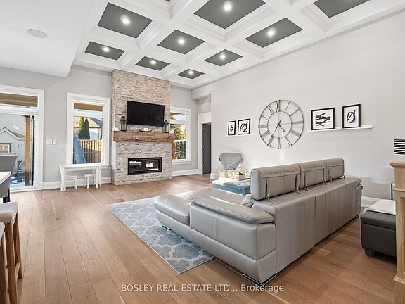 4th image of 2299 Portage Rd