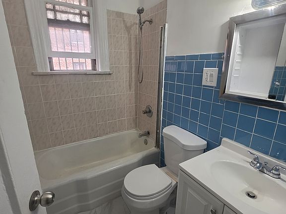 3rd image of 8814 162nd St #2
