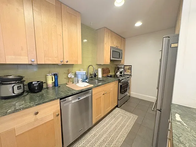 683 Massachusetts Ave #2 — Photo 10
