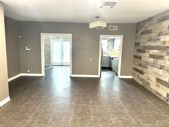 5th image of 11710 Southlake Dr Unit 45