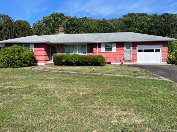 455 Sayville Boulevard, Sayville, NY 11782