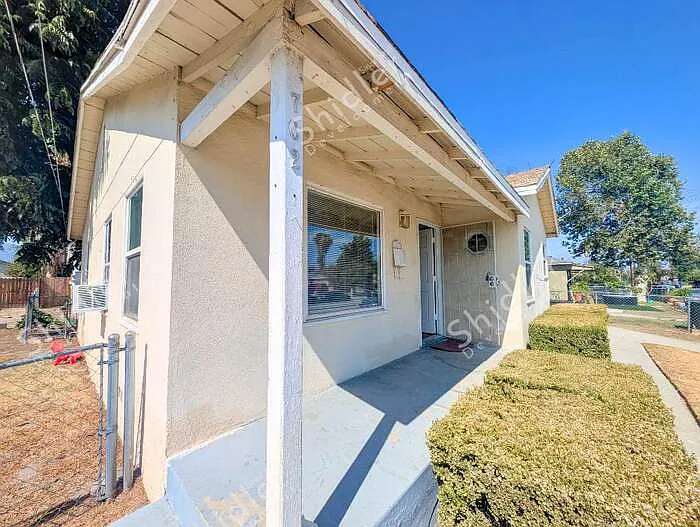 2 bed, 1.0 bath, $1,950 — Photo 3