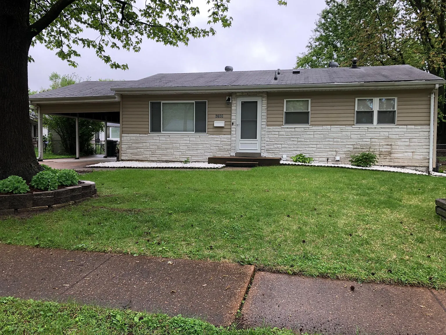 6709 Flowervale Dr photo 1