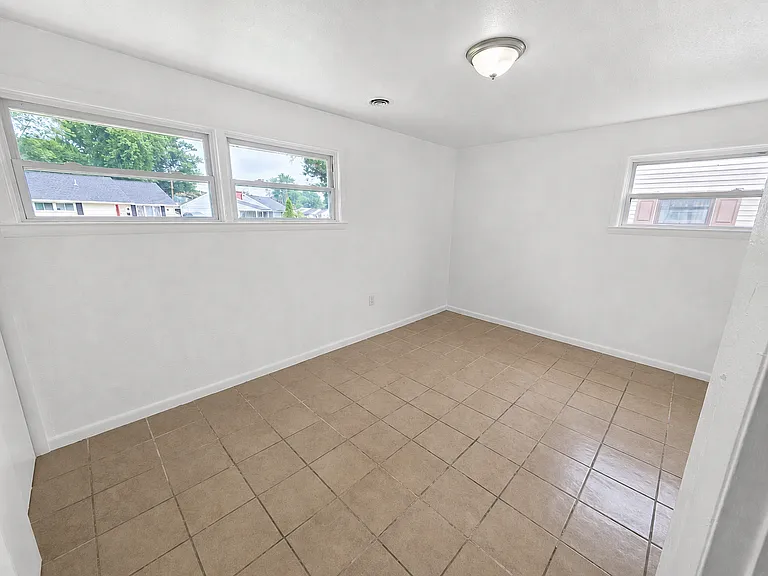 106 Louise Rd — Photo 16
