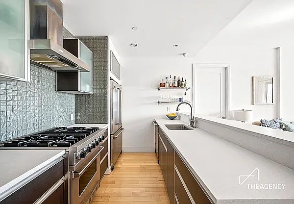 3rd image of 10-50 Jackson Ave #3D