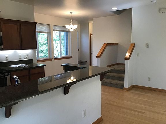 4th image of 5110 SW 49th Dr #A