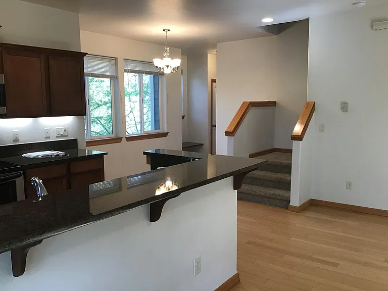 5110 SW 49th Dr #A — Photo 4